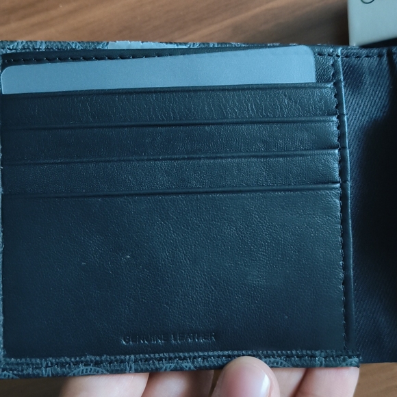 Calvin Klein Wallet - Picture 3 of 4